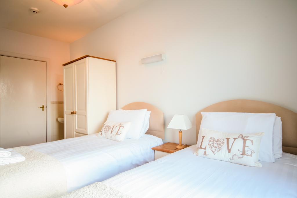 Alabare Guesthouse Солсбъри Стая снимка